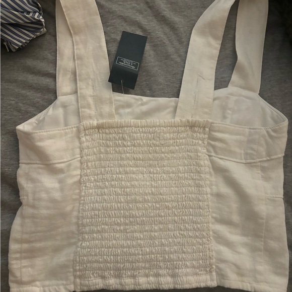 White crop top - Picture 3 of 3